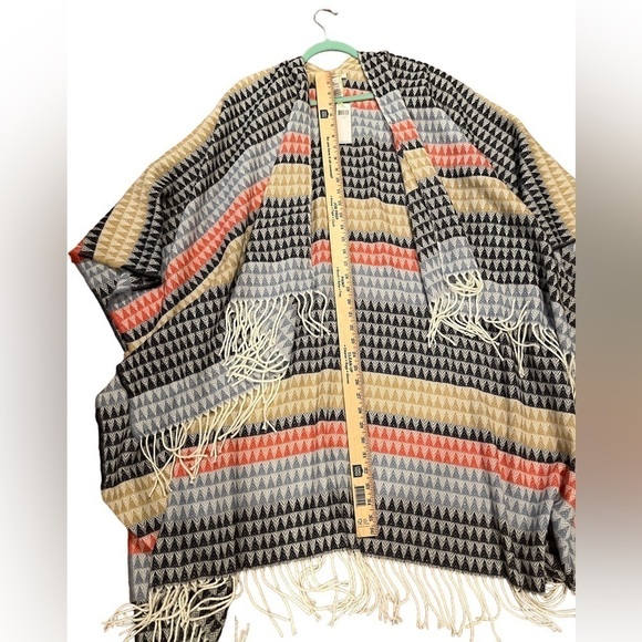 NWT Women’s BCBGeneration Striped Aztec Bohemian Print Wrap - Picture 6 of 8